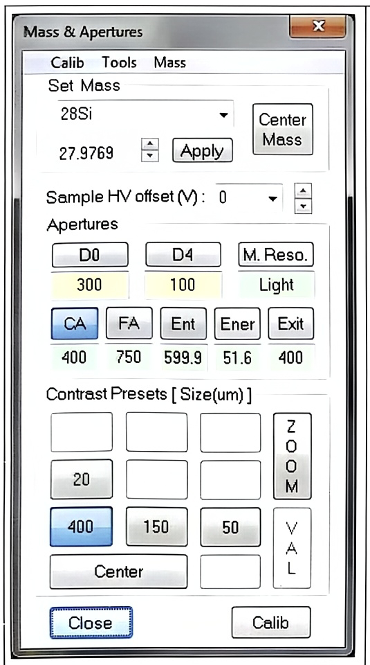 Mass & Apertures 面板：Calib、Tools、Mass 菜单，Set Mass 28Si 框，以及光阑数值 D0=300、D4=100、M. Reso.=Light